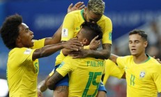 巴西排球队逆袭成功，逐步接近冠军宝座