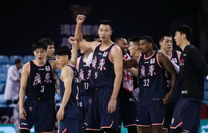 凭借一波上海队，全国篮球锦标赛成功碾压，现场观众齐声高喊的简单介绍