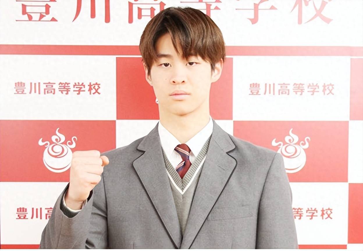 日本游泳名将夺冠，创造个人新纪录