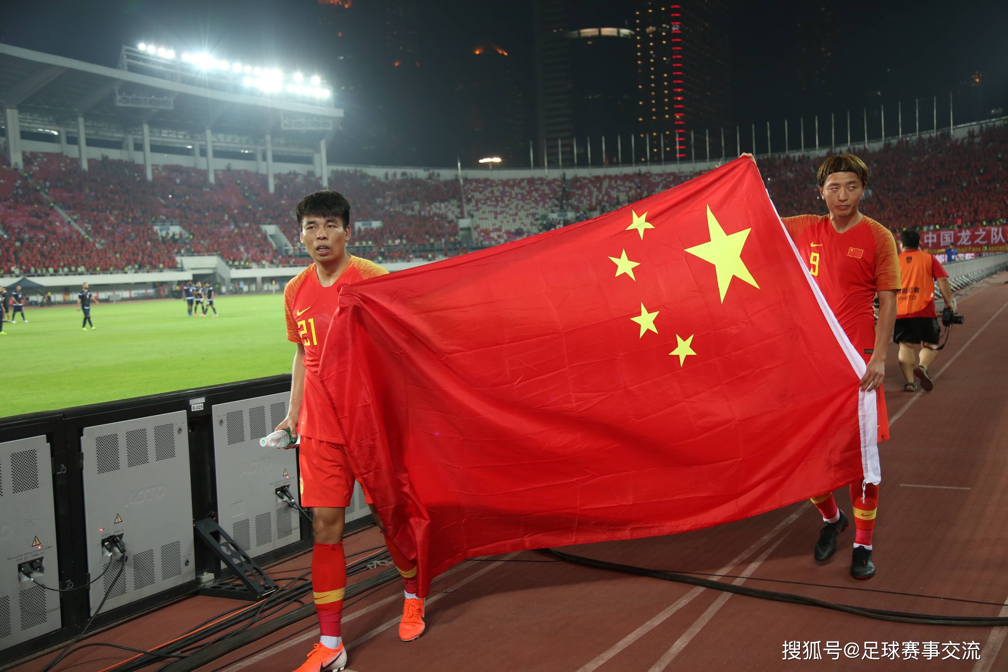 国际足球比赛中中国队绽放辉煌
