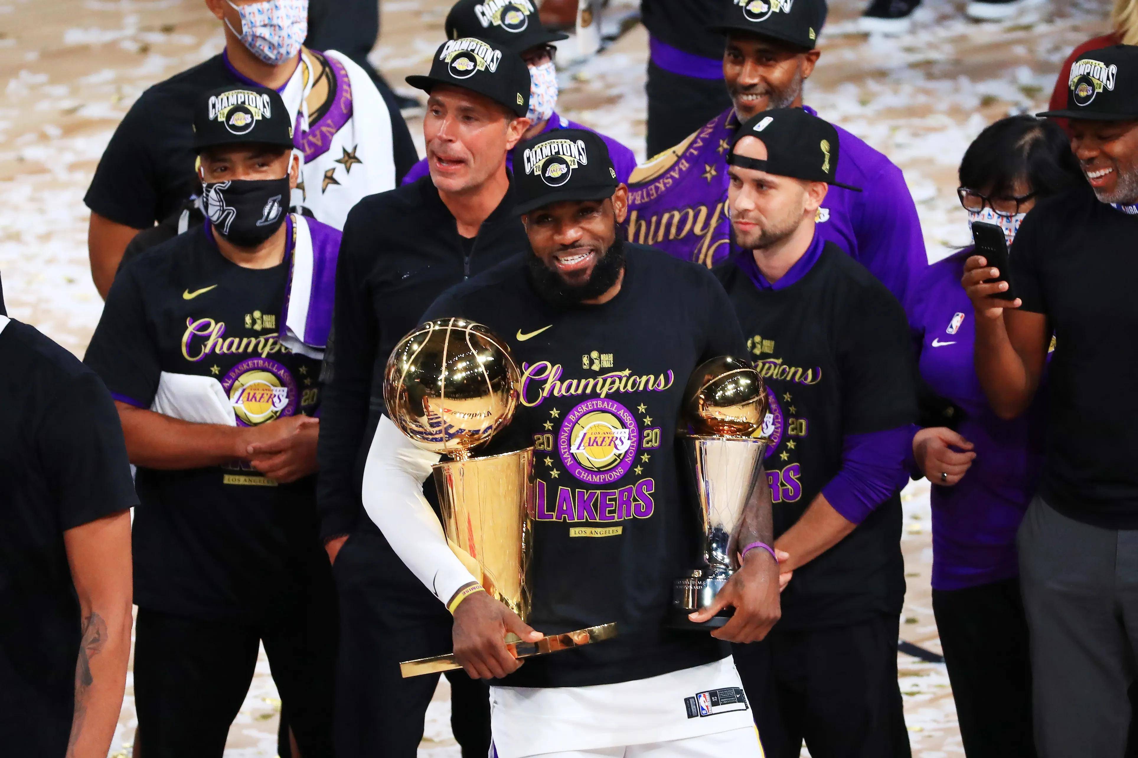 关于NBA总决赛大战!詹姆斯率骑士力克勇士取得系列赛胜利的信息 关于NBA总决赛大战!詹姆斯率骑士力克勇士取得系列赛胜利的信息