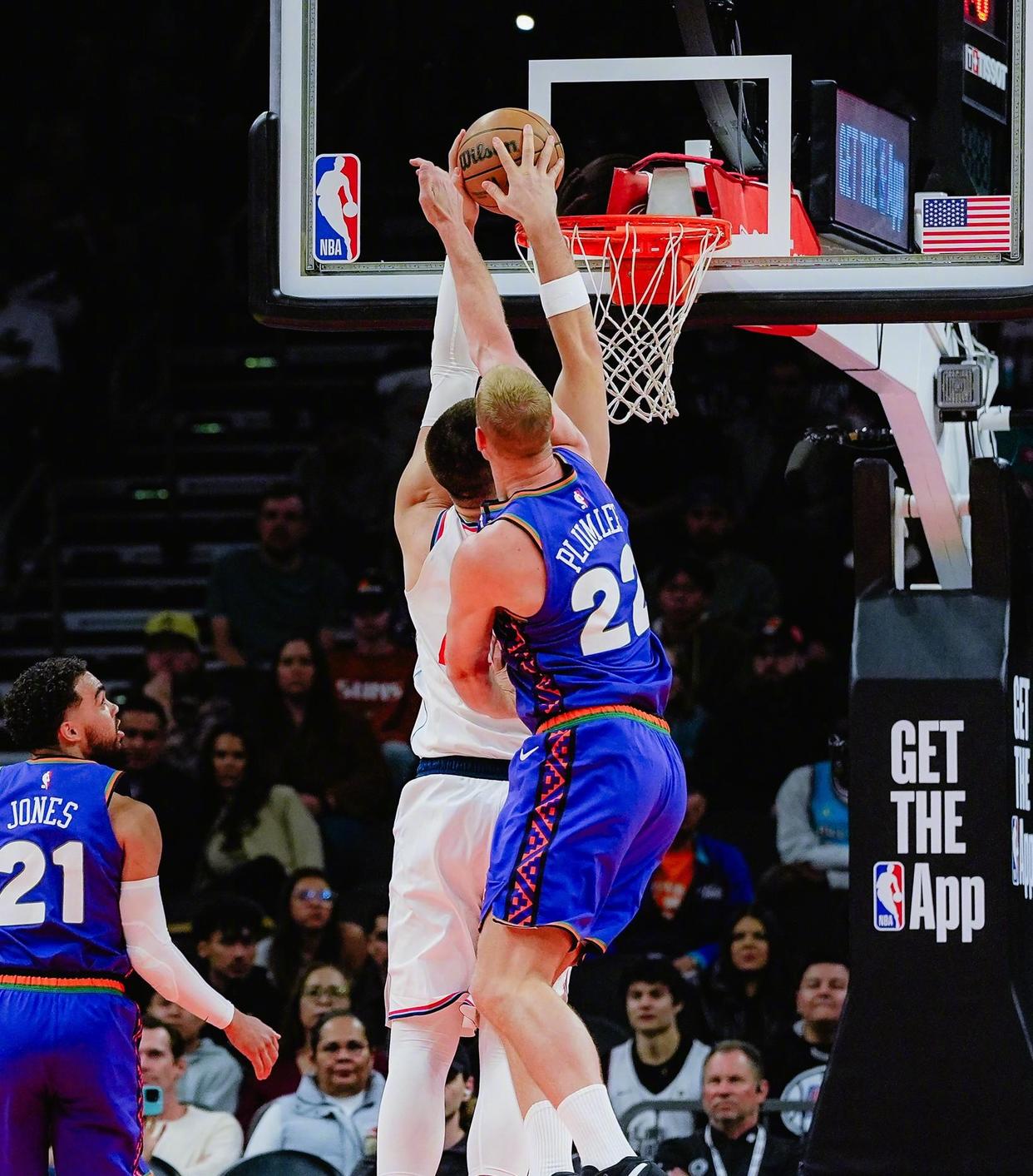 莱昂纳德压哨绝杀，快船击败国王