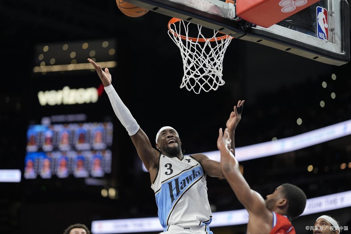 包含手感火热！老鹰队球员在比赛中频频得分的词条