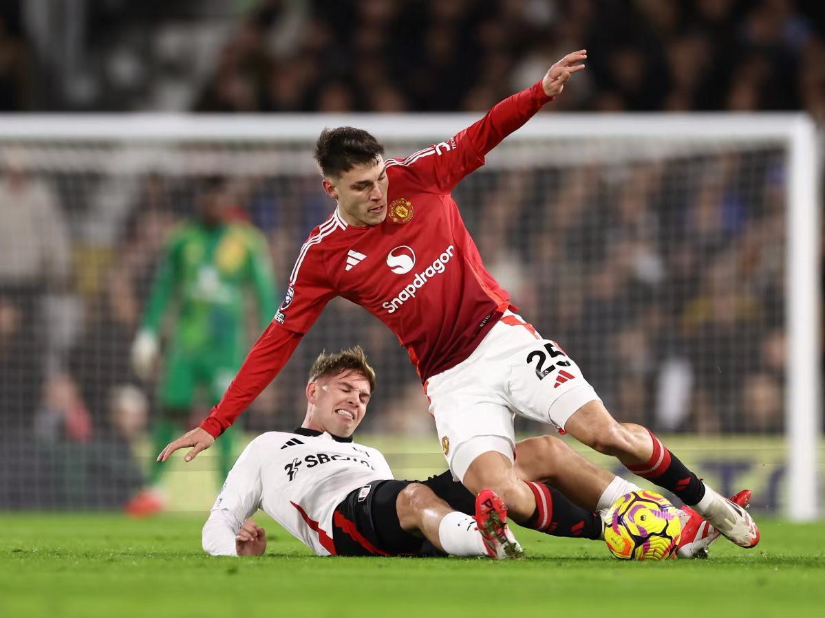 曼联客场逆转成功，发挥抢眼的简单介绍